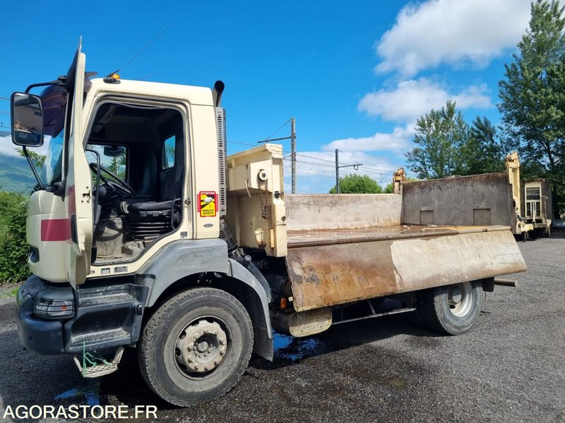 RENAULT 4x2 - KERAX 320 DCI BIBENNE GRAVILLONNEUR - 2006 / 331670 KM - شاحنة: صورة 5 RENAULT 4x2 - KERAX 320 DCI BIBENNE GRAVILLONNEUR - 2006 / 331670 KM - شاحنة: صورة 5