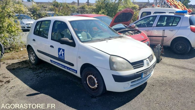 RENAULT CLIO - 2006 - 213308 KM - سيارة: صورة 2 RENAULT CLIO - 2006 - 213308 KM - سيارة: صورة 2
