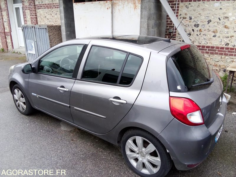 RENAULT CLIO 2010 - سيارة: صورة 3 RENAULT CLIO 2010 - سيارة: صورة 3