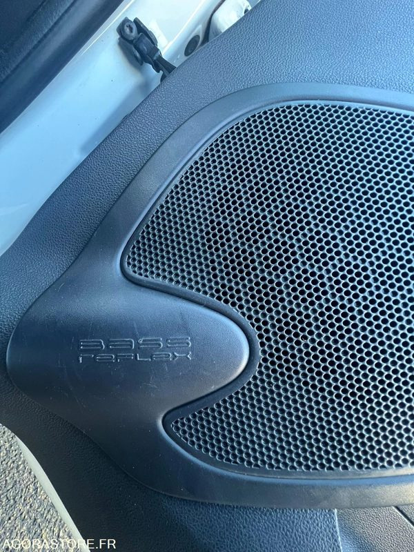 سيارة ستيشن RENAULT CLIO IV ESTATE 241900: صورة 16