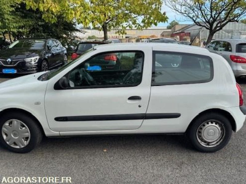 RENAULT CLIO SOCIETE - سيارة: صورة 2 RENAULT CLIO SOCIETE - سيارة: صورة 2