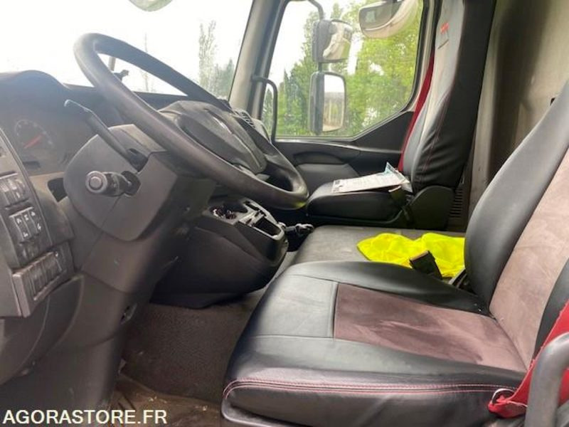 RENAULT FOURGON HAYON D12 - 2017 - 300 000km - شاحنة: صورة 2 RENAULT FOURGON HAYON D12 - 2017 - 300 000km - شاحنة: صورة 2