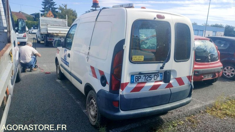 RENAULT KANGOO - 2000 - 269870 KM - فان المدمجة: صورة 3 RENAULT KANGOO - 2000 - 269870 KM - فان المدمجة: صورة 3