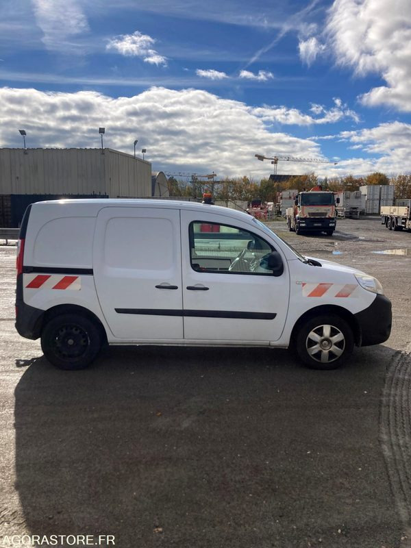 RENAULT KANGOO diesel - Année 2017 - 330 000 km - فان المدمجة: صورة 4 RENAULT KANGOO diesel - Année 2017 - 330 000 km - فان المدمجة: صورة 4