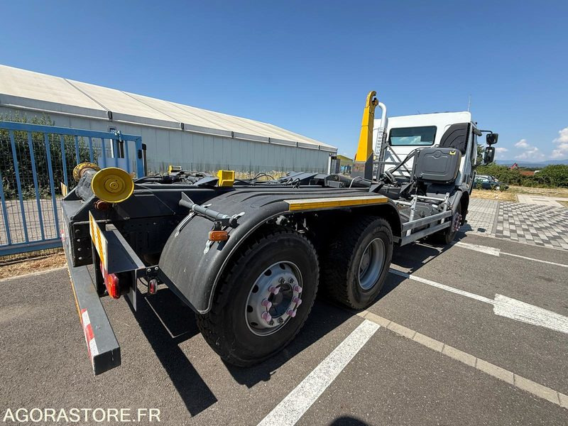 RENAULT LANDER 320 - 6X2 - POLYBENNE - AMPLIROLL - شاحنة برافعة خطافية: صورة 3 RENAULT LANDER 320 - 6X2 - POLYBENNE - AMPLIROLL - شاحنة برافعة خطافية: صورة 3