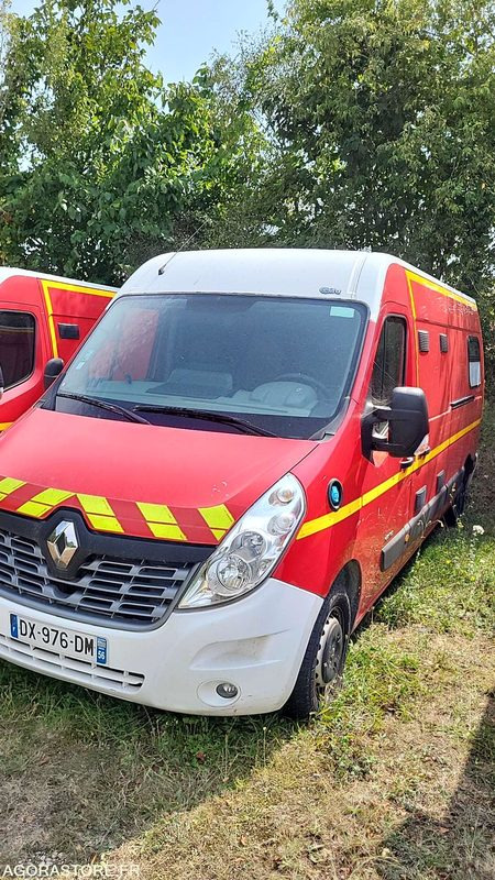 RENAULT MASTER - 2015 - 228300 KM - سيارة إسعاف: صورة 2 RENAULT MASTER - 2015 - 228300 KM - سيارة إسعاف: صورة 2
