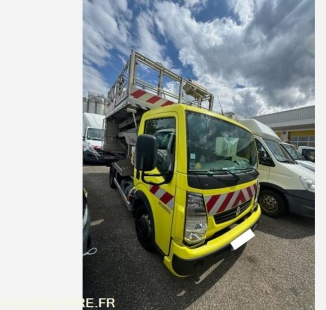 RENAULT MAXITY 2.5l 130CV NACELLE PASSERELLE ELEVATRICE - شاحنة توصيل مغلقة: صورة 2 RENAULT MAXITY 2.5l 130CV NACELLE PASSERELLE ELEVATRICE - شاحنة توصيل مغلقة: صورة 2