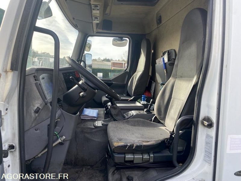شاحنة RENAULT PREMIUM 210.19 19 t citerne ADR-  -2006-517007-BJ288SY - export only: صورة 18