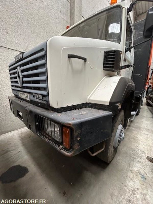 RENAULT TRACTEUR C290 4X4 110KM/H 282500 KM - رأس تريلا: صورة 4 RENAULT TRACTEUR C290 4X4 110KM/H 282500 KM - رأس تريلا: صورة 4