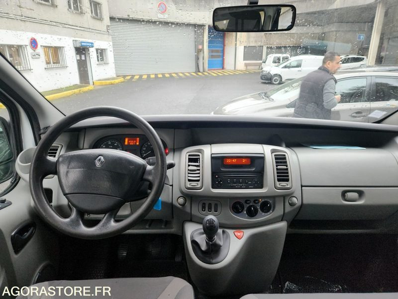 RENAULT TRAFFIC - حافلة صغيرة, ميكروباص: صورة 3 RENAULT TRAFFIC - حافلة صغيرة, ميكروباص: صورة 3