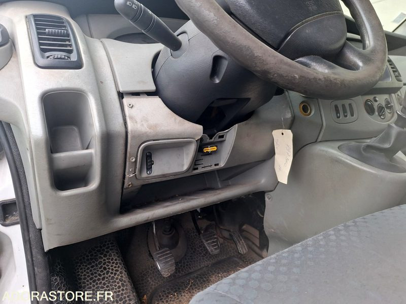 RENAULT TRAFIC _ 3 places _ Diesel - فان: صورة 5 RENAULT TRAFIC _ 3 places _ Diesel - فان: صورة 5