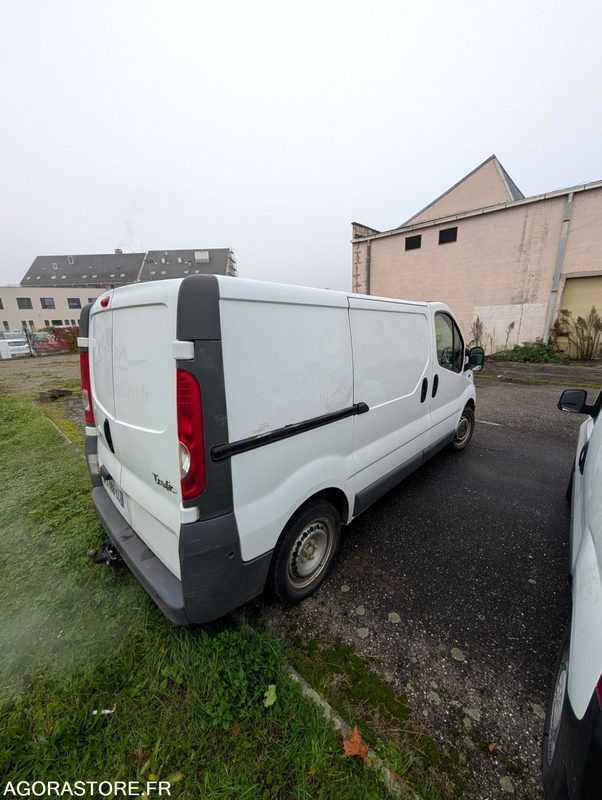 RENAULT TRAFIC 90CV 2.0 DCI - 209 014 KM - فان: صورة 5 RENAULT TRAFIC 90CV 2.0 DCI - 209 014 KM - فان: صورة 5