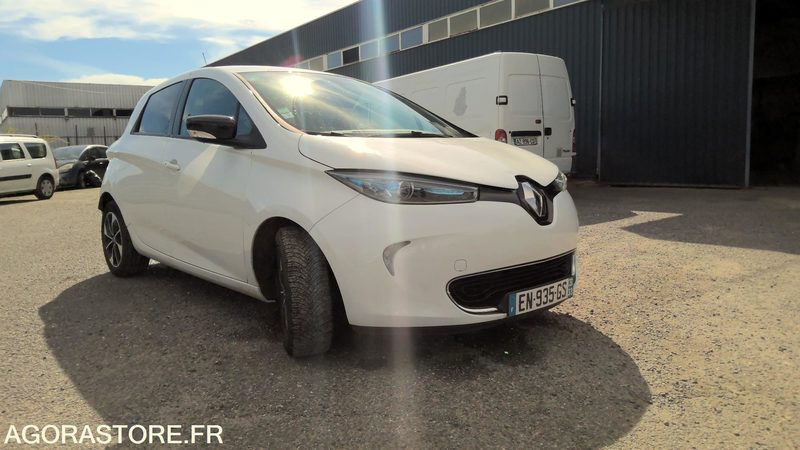 RENAULT ZOE - 2017 - 63000 KMS - CT OK - AUTONOMIE 280 KMS - سيارة: صورة 2 RENAULT ZOE - 2017 - 63000 KMS - CT OK - AUTONOMIE 280 KMS - سيارة: صورة 2