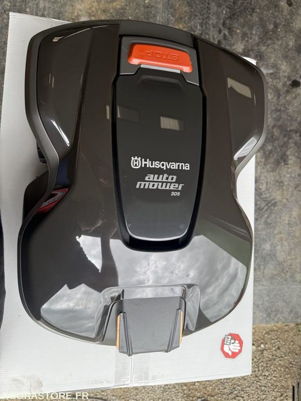 ROBOT de tonte NEUF 305 Husqvarna Unitaire - جزازة عشب الحدائق: صورة 1 ROBOT de tonte NEUF 305 Husqvarna Unitaire - جزازة عشب الحدائق: صورة 1