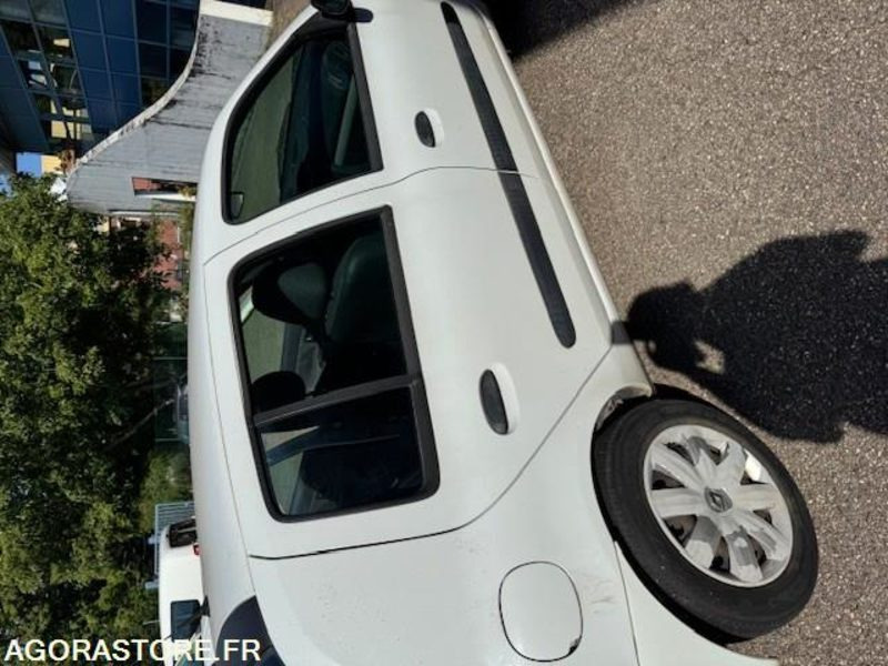 Renault CLIO 2 - سيارة: صورة 3 Renault CLIO 2 - سيارة: صورة 3