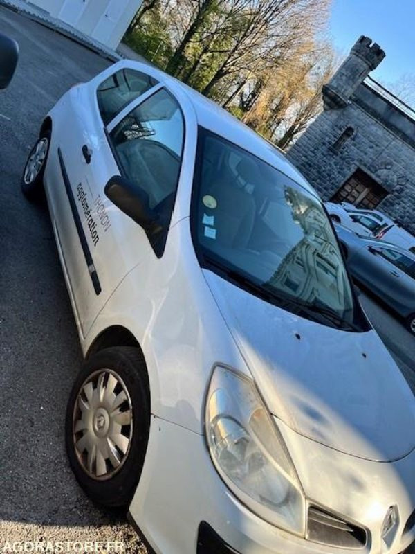 Renault Clio 164741 kms 2007 - سيارة: صورة 4 Renault Clio 164741 kms 2007 - سيارة: صورة 4