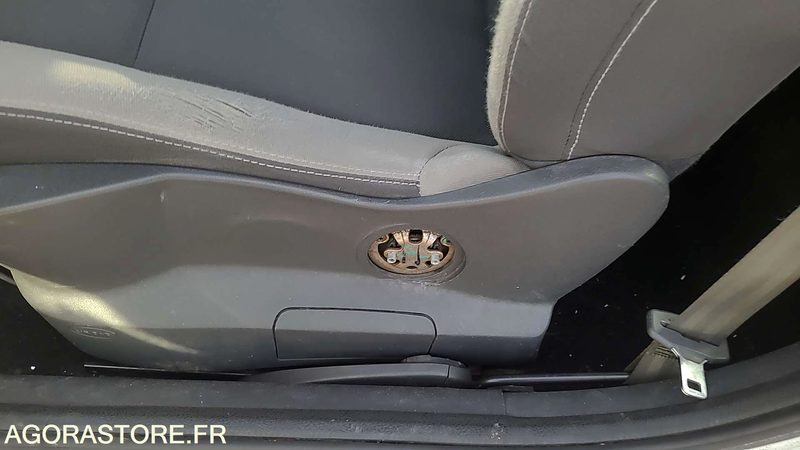 Renault Clio - 2012 - 248657kms - CC553YS - سيارة: صورة 4 Renault Clio - 2012 - 248657kms - CC553YS - سيارة: صورة 4