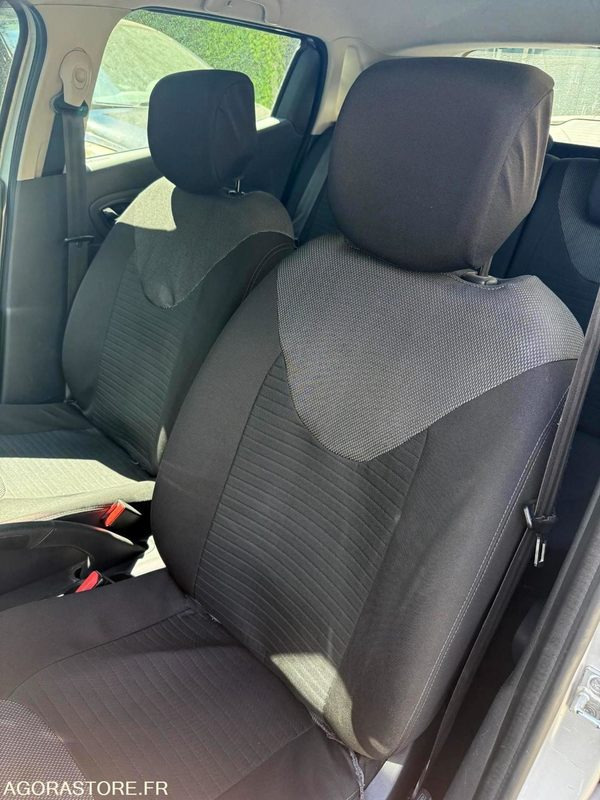 Renault Clio 4 101410 kms 2014 - سيارة: صورة 4 Renault Clio 4 101410 kms 2014 - سيارة: صورة 4