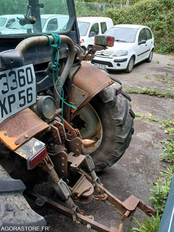 Renault Fructus (63003) - جرار: صورة 2 Renault Fructus (63003) - جرار: صورة 2