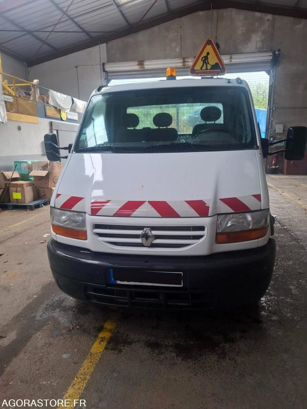 Renault Mascott benne roues jumelées 183615kms 2000 - قلاب صغير: صورة 2 Renault Mascott benne roues jumelées 183615kms 2000 - قلاب صغير: صورة 2