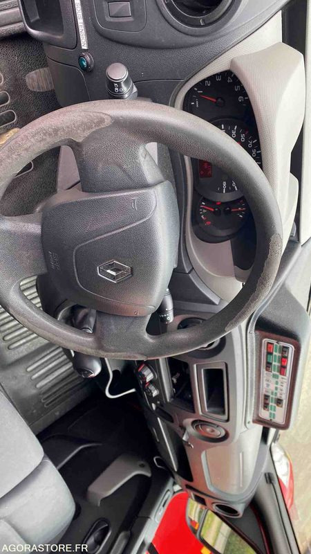 سيارة إسعاف Renault Master III dci 125 - 23/10/2013: صورة 12 سيارة إسعاف Renault Master III dci 125 - 23/10/2013: صورة 12