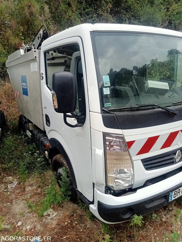 Renault Maxity - قلاب صغير: صورة 2 Renault Maxity - قلاب صغير: صورة 2