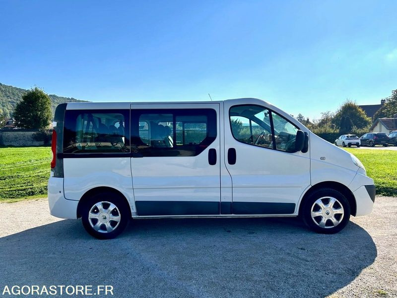 Renault Trafic 2 - 2010 - 141000 kms - حافلة صغيرة, ميكروباص: صورة 5 Renault Trafic 2 - 2010 - 141000 kms - حافلة صغيرة, ميكروباص: صورة 5