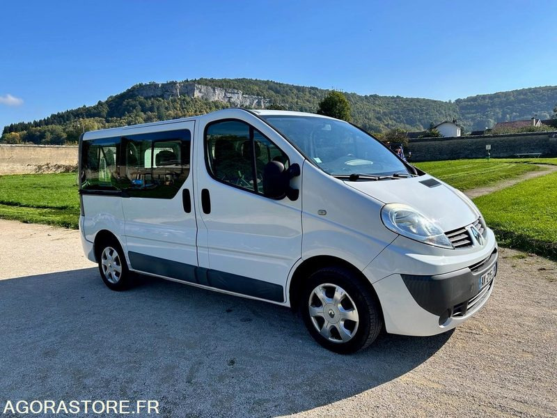 Renault Trafic 2 - 2010 - 141000 kms - حافلة صغيرة, ميكروباص: صورة 1 Renault Trafic 2 - 2010 - 141000 kms - حافلة صغيرة, ميكروباص: صورة 1