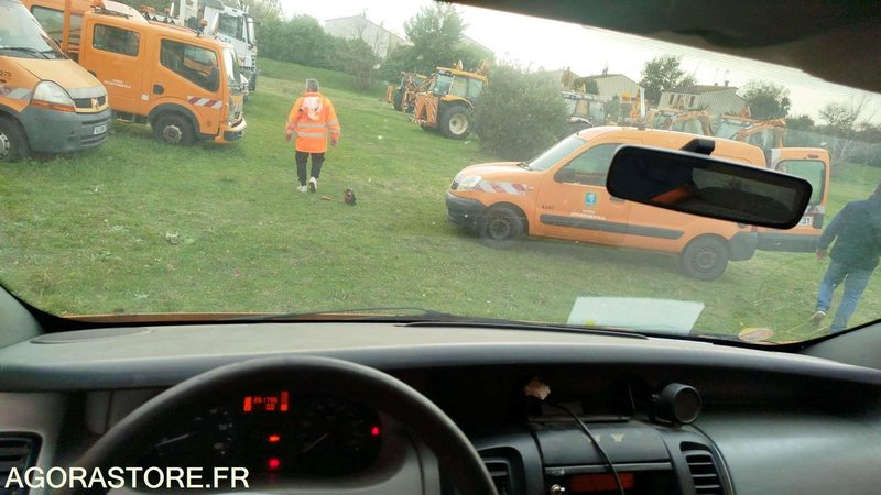 فان Renault Trafic - 2007 - 261796kms - 608bzx31: صورة 14 فان Renault Trafic - 2007 - 261796kms - 608bzx31: صورة 14