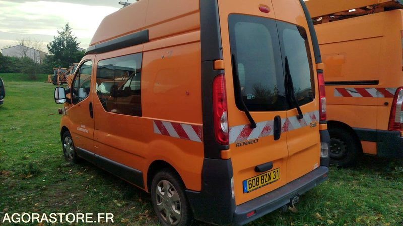 Renault Trafic - 2007 - 261796kms - 608bzx31 - فان: صورة 2 Renault Trafic - 2007 - 261796kms - 608bzx31 - فان: صورة 2
