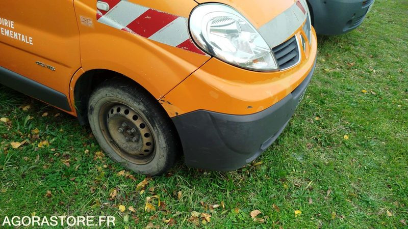 فان Renault Trafic - 2007 - 261796kms - 608bzx31: صورة 15 فان Renault Trafic - 2007 - 261796kms - 608bzx31: صورة 15