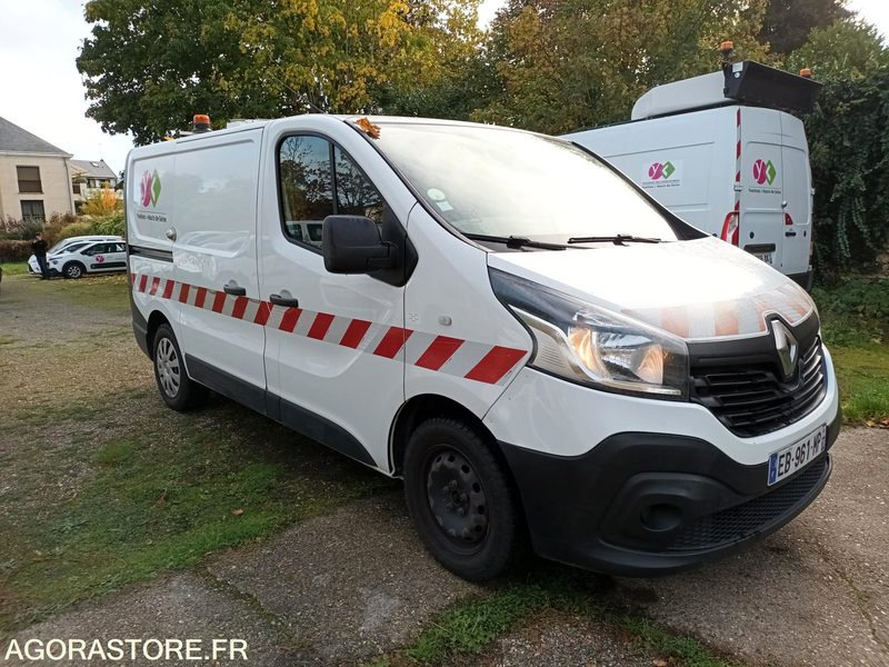 Renault Trafic - 255439 kms - 2016 - فان: صورة 5 Renault Trafic - 255439 kms - 2016 - فان: صورة 5