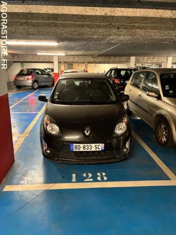 Renault Twingo essence année 2010 avec 122700 km - سيارة: صورة 1 Renault Twingo essence année 2010 avec 122700 km - سيارة: صورة 1