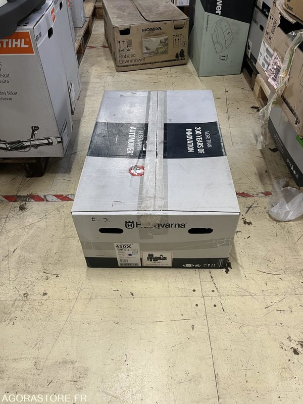 Robot Husqvarna 450X neuf en carton garantie 2 ans + kit installation - جزازة عشب الحدائق: صورة 2 Robot Husqvarna 450X neuf en carton garantie 2 ans + kit installation - جزازة عشب الحدائق: صورة 2