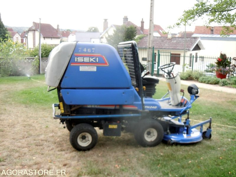 TONDEUSE AUTOPORTÉE ISEKI - جزازة عشب الحدائق: صورة 3 TONDEUSE AUTOPORTÉE ISEKI - جزازة عشب الحدائق: صورة 3