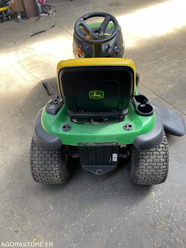 TONDEUSE AUTOPORTEE JOHN DEERE LA155 ESSENCE (PRIX AFFICHE HT - TVA 20%) - جزازة عشب الحدائق: صورة 3 TONDEUSE AUTOPORTEE JOHN DEERE LA155 ESSENCE (PRIX AFFICHE HT - TVA 20%) - جزازة عشب الحدائق: صورة 3