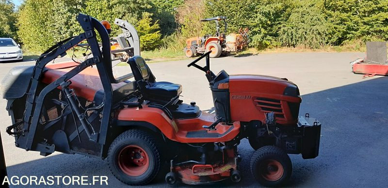 TONDEUSE AUTOPORTEE KUBOTA G23 - جزازة عشب الحدائق: صورة 5 TONDEUSE AUTOPORTEE KUBOTA G23 - جزازة عشب الحدائق: صورة 5