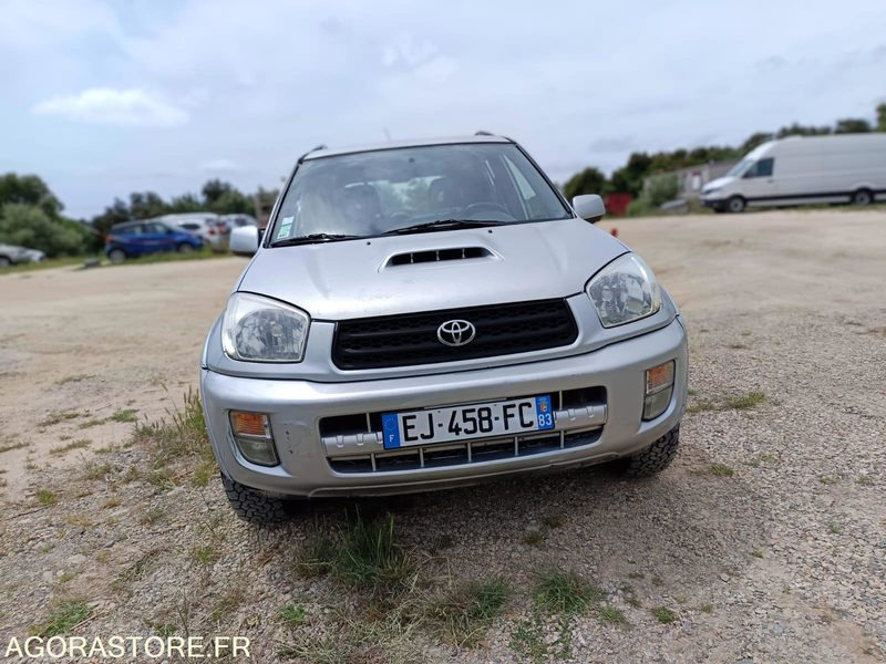TOYOTA RAV4 - 2002 - 212500KMS - سيارة دفع رباعي: صورة 2 TOYOTA RAV4 - 2002 - 212500KMS - سيارة دفع رباعي: صورة 2
