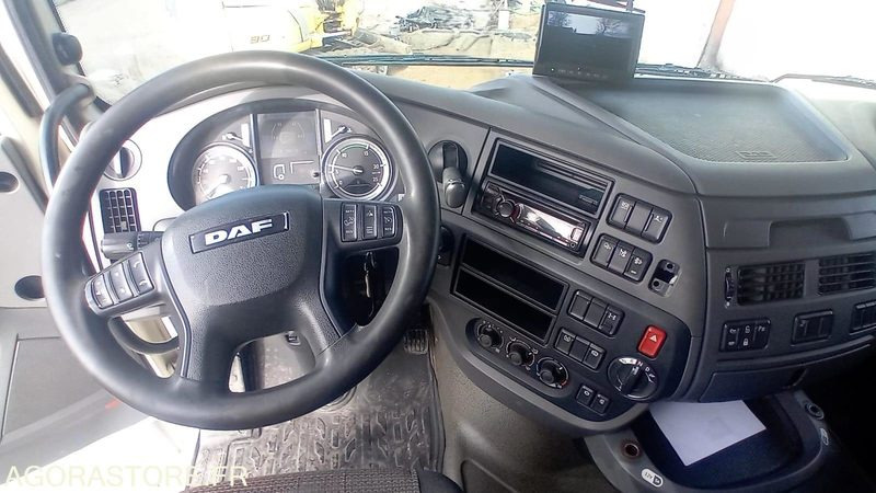 TRACTEUR DAF XF 460 - 2016 - 652 781km - pneus neufs - مقطورة السحب: صورة 4 TRACTEUR DAF XF 460 - 2016 - 652 781km - pneus neufs - مقطورة السحب: صورة 4