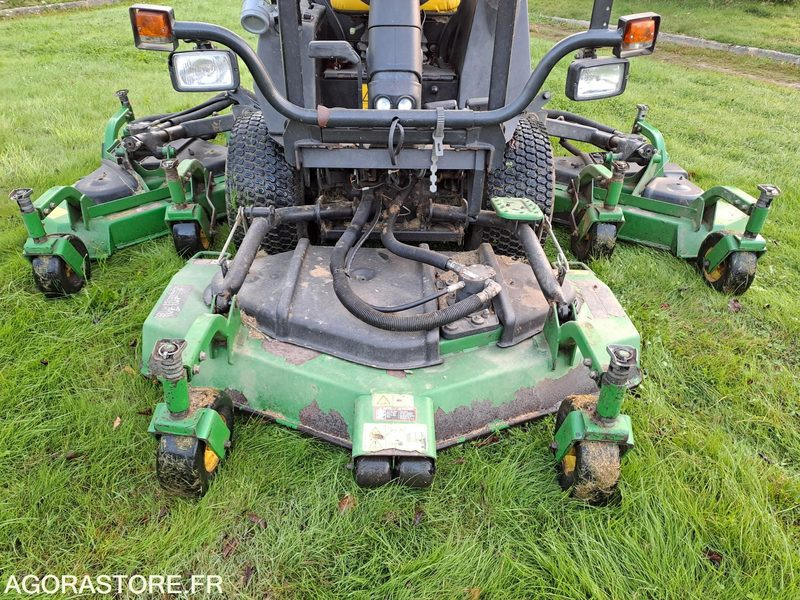 Tondeuse John Deere 1600 turbo wam - جزازة عشب الحدائق: صورة 3 Tondeuse John Deere 1600 turbo wam - جزازة عشب الحدائق: صورة 3