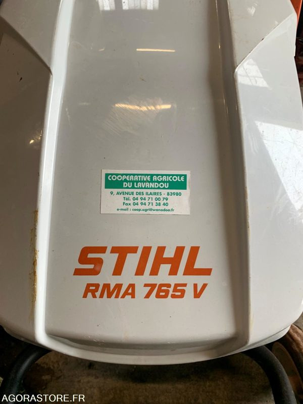Tondeuse STIHL - جزازة عشب الحدائق: صورة 3 Tondeuse STIHL - جزازة عشب الحدائق: صورة 3