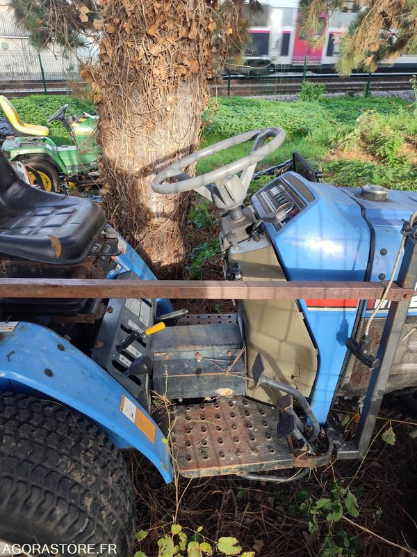 Tracteur ISEKI TM215 - en panne - جرار: صورة 4 Tracteur ISEKI TM215 - en panne - جرار: صورة 4