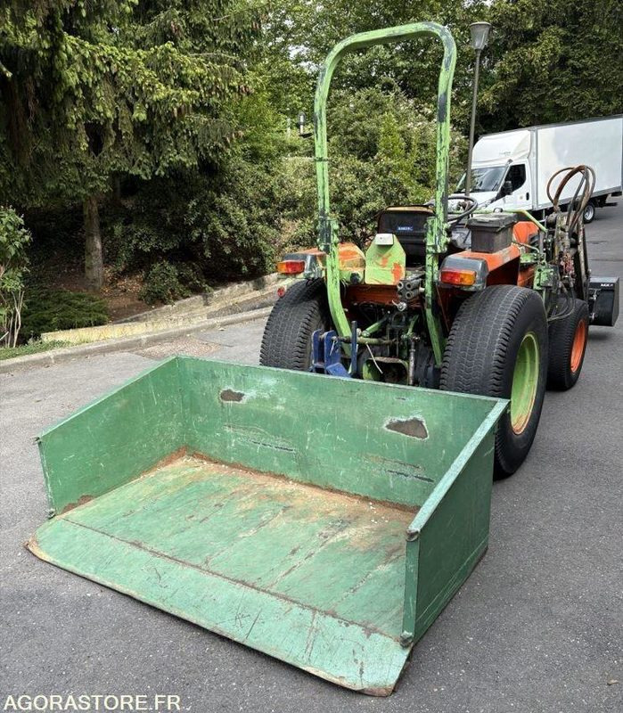 Tracteur Kubota L3300 - lot 149 - جرار: صورة 4 Tracteur Kubota L3300 - lot 149 - جرار: صورة 4