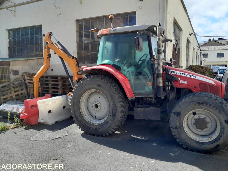 Tracteur Massey Ferguson + broyeur Noremat - جرار: صورة 1 Tracteur Massey Ferguson + broyeur Noremat - جرار: صورة 1