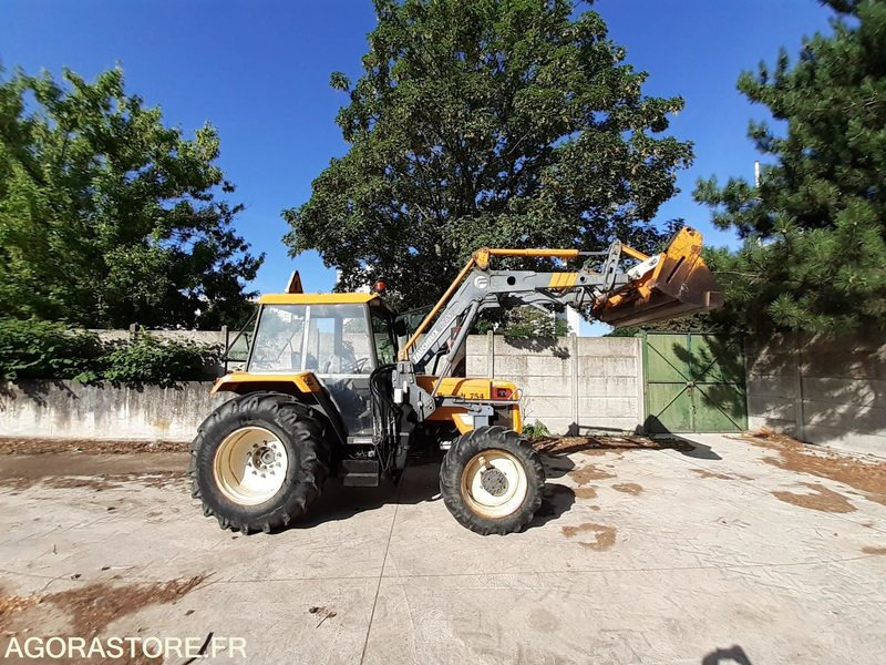 Tracteur Renault 754 (avec pelle faucheux f255) - جرار: صورة 3 Tracteur Renault 754 (avec pelle faucheux f255) - جرار: صورة 3