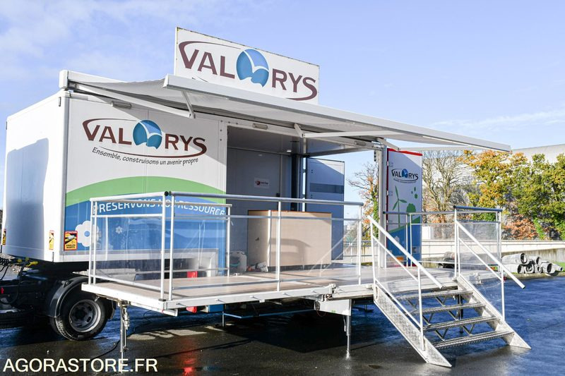 VEHICULE EVENEMENTIEL - CAMION PODIUM IVECO DAILY 6000 kms 2018 - شاحنة: صورة 4 VEHICULE EVENEMENTIEL - CAMION PODIUM IVECO DAILY 6000 kms 2018 - شاحنة: صورة 4