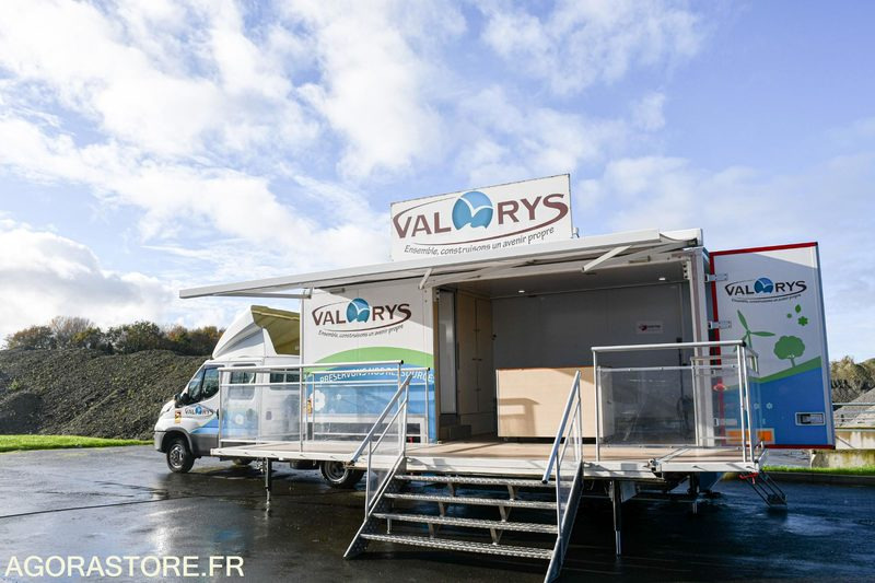 VEHICULE EVENEMENTIEL - CAMION PODIUM IVECO DAILY 6000 kms 2018 - شاحنة: صورة 3 VEHICULE EVENEMENTIEL - CAMION PODIUM IVECO DAILY 6000 kms 2018 - شاحنة: صورة 3