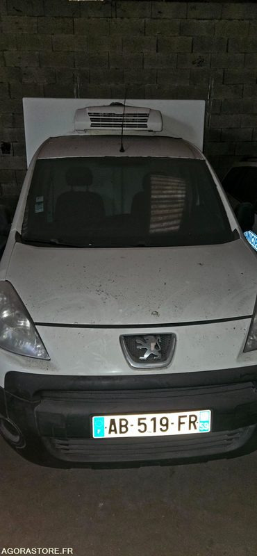 VEHICULE FRIGORIFIQUE PEUGEOT PARTNER AB519FR - فان المدمجة: صورة 1 VEHICULE FRIGORIFIQUE PEUGEOT PARTNER AB519FR - فان المدمجة: صورة 1