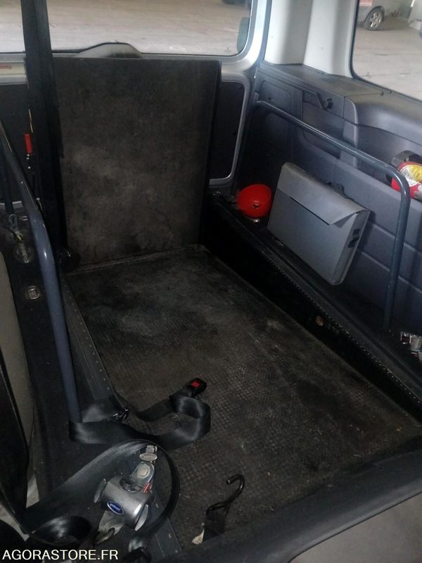 VOLKSWAGEN CADDY TPMR N°150169 - حافلة صغيرة, ميكروباص: صورة 4 VOLKSWAGEN CADDY TPMR N°150169 - حافلة صغيرة, ميكروباص: صورة 4