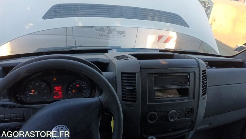 VOLKSWAGEN CRAFTER - 2011 - 198252KM - BL207FB - قلاب صغير: صورة 5 VOLKSWAGEN CRAFTER - 2011 - 198252KM - BL207FB - قلاب صغير: صورة 5